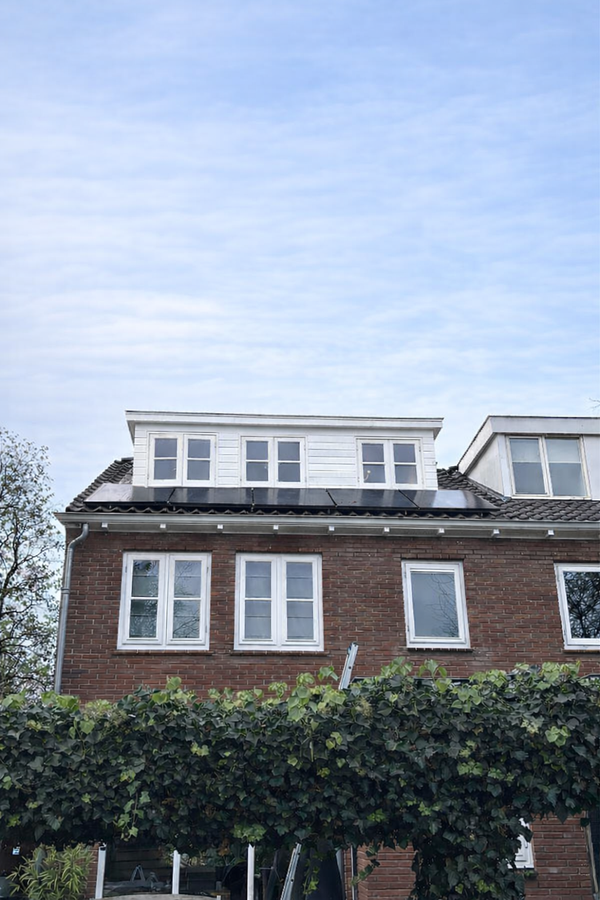 Klassieke houten dakkapel